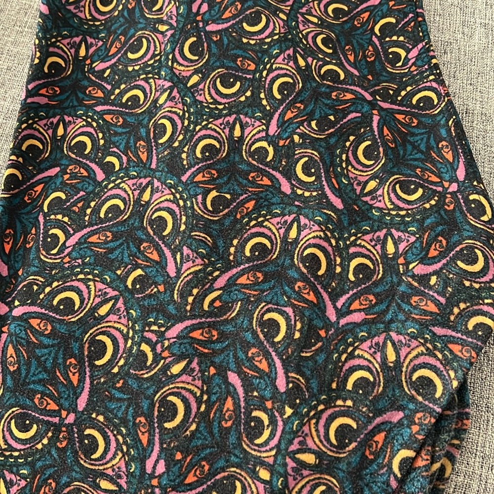 LAST CHANCE! Lularoe Tall and Curvy Leggings